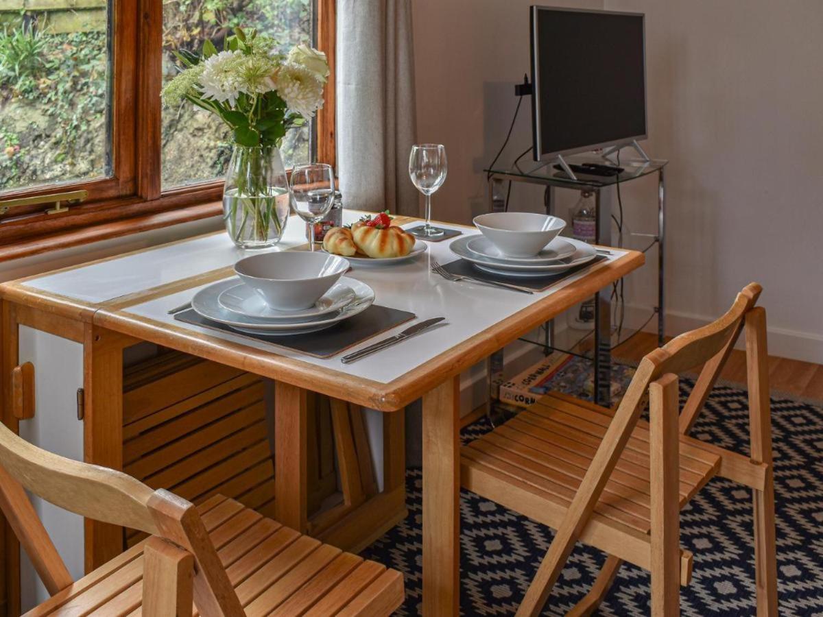 Picturesque Cabin In Cornwall カムボーン エクステリア 写真